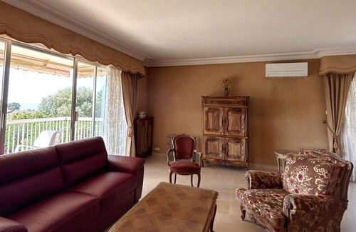 La Croix des Gardes Casa | Apartment with garden - sea view