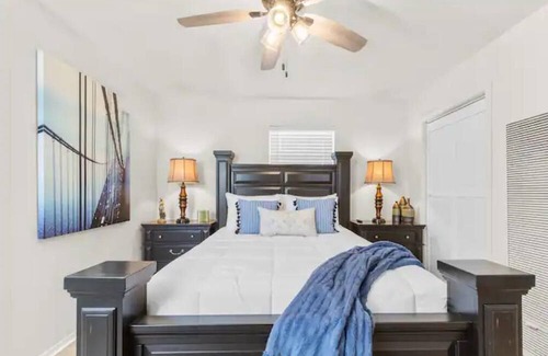 Sayles Blvd. Area Casa | Luxury stay in the heart of Abilene!