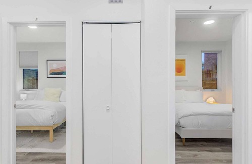 Capitol Hill Apartamento | Jon's Wolf Den in Capitol Hill