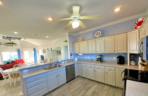 Morgantown Casa | Beach Front - Pools - Pet Friendly