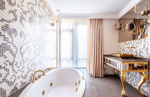 Beylerbeyi Casa | Studio w Garden in Historic Mansion in Beylerbeyi