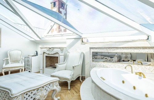 Beylerbeyi Apartamento | Studio w Garden in Historic Mansion in Beylerbeyi