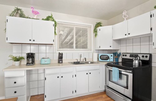 Dupont Casa | The Flamingo Inn, Denver - Pet Friendly Retro Home
