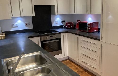Waddon Apartamento | Stylish and spacious apartment.
