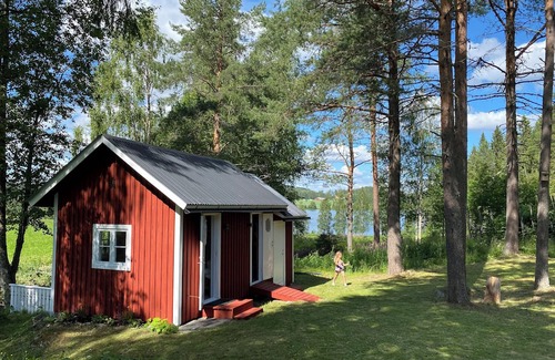 Gallo Cabaña | Cozy escape in serene Jämtland, near Gällö and Revsundssjön Lake. Nature retreat