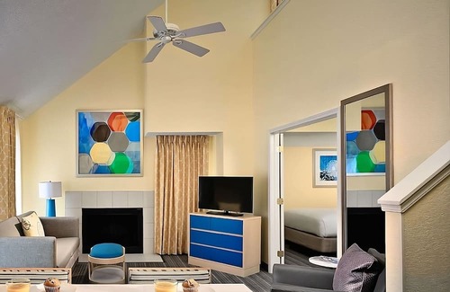 East Colorado Springs Casa | Prime Location! On-site Pool and Pet Friendly Property, Near Cheyenne Mountain