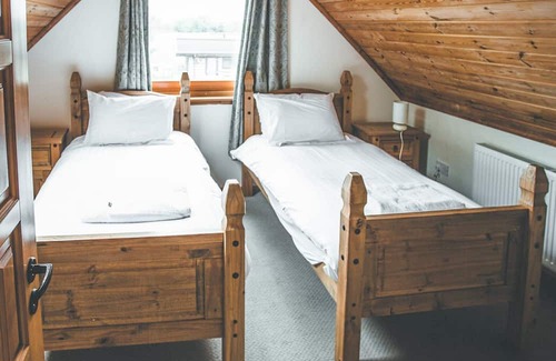 Scunthorpe Cabina | 4 bedroom accommodation in Messingham