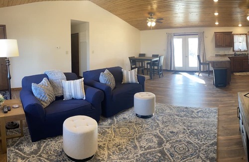 Washington County Cabina | Pet friendly, newly constructed cabin with modern amenities!