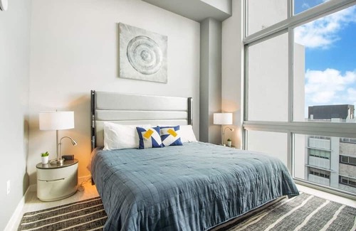 Northeast Miami Apartamento | Modern 2 BR w/pool/parking in MIA DESIGN DISTRICT