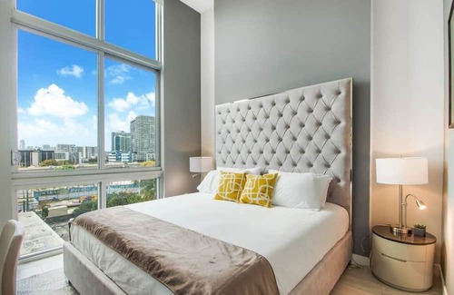 Northeast Miami Apartamento | Modern 2 BR w/pool/parking in MIA DESIGN DISTRICT