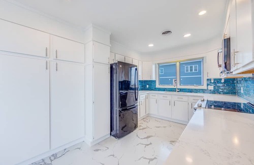 Hatteras Casa | On Special - Oceanfront Dog Friendly Home with Nearby Access to the Beach