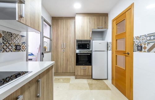 Torrevieja Apartamento | Apartment 'Apartament Claro' with Balcony, Wi-Fi and Air Conditioning