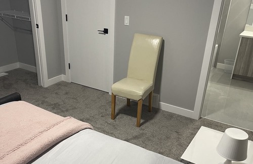 Calgary Casa | Home Away From Home by Dlush Residence- Non Smoking Property