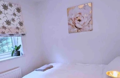 Runnymede Casa | Beautiful home - 5 mins Virgina Water & 20 mins Chiswick