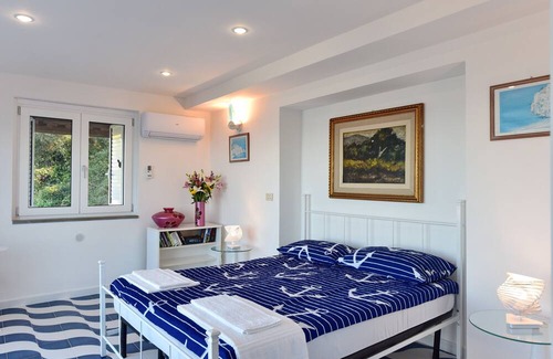 Castellabate Apartamento | 5 minutes from the historic village center with a fantastic sea view