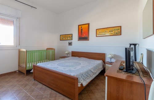 Acate Apartamento | Holiday Apartment 'Appartamento con giardino' with Sea View, Shared Terrace & Garden