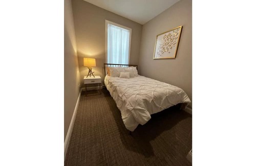 Dubuque Apartamento | Downtown Spa Sanctuary with a View!
