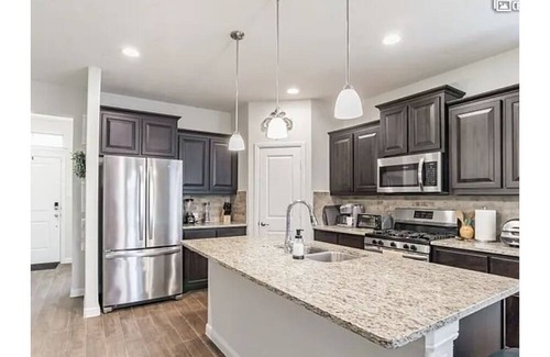Azle Casa | EZ access to DFW, w office