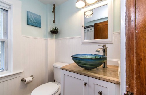 Kittery Casa | Bright, Open Maine Seacoast Cape Cottage - Close to Everything!