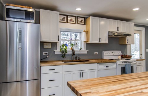 Kittery Casa | Bright, Open Maine Seacoast Cape Cottage - Close to Everything!