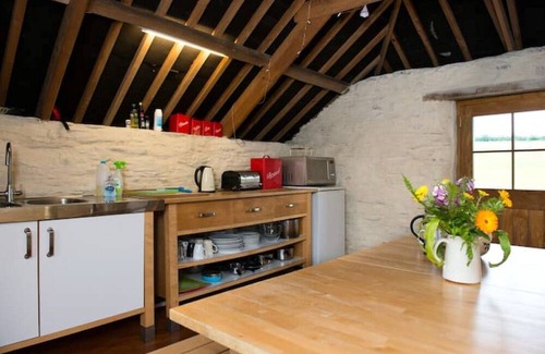 Lanteglos Cabina | Stunning Yurt 'Pencarrow' with hot tub close to hidden coves