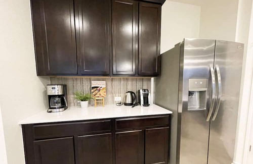 Wells Branch Casa | Spacious Family Vacation Home Near I-35, 10 mins to Domain, 20 min to Downtown!