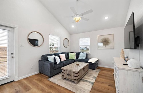Surfside Beach Casa | Surfs Up-Walk to Beach- Everything 100% New!