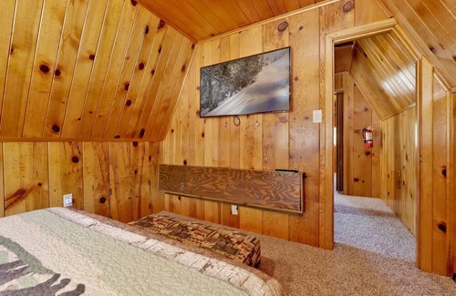 Fawnskin Cabina | 2164-fawnskin Tree House 3 Bedroom Home by Redawning