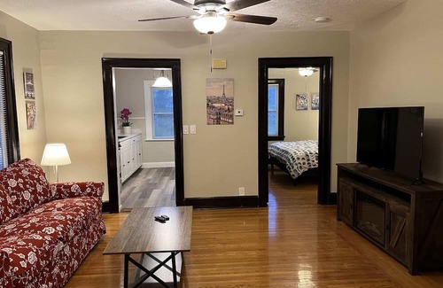 Norwood Casa | Hunter #2, Private One Bed near Xavier & Downtown