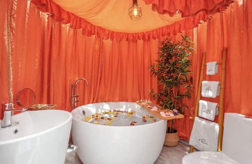 Pinales Apartamento | Star Suit Igloo W/ Private Tub & heated Pool