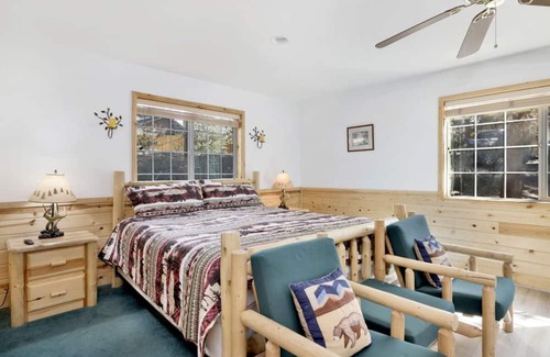 Whispering Forest Cabina | Lookout Lodge #2128 by Big Bear Vacations
