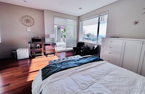 West Vancouver Apartamento | Ocean View Luxury Suit Room With Patio