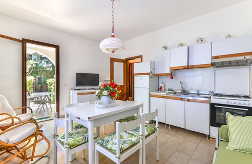 Marmi Apartamento | Holiday Apartment "Villetta Marmi" with Private Garden