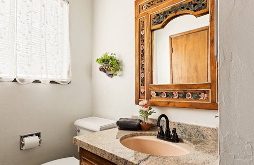 Cedar Glen Casa | Palisades Charmer 4 Bedroom Home by RedAwning