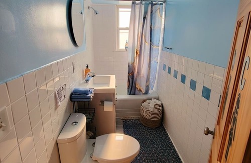 Lyons Apartamento | Perfect Getaway for 4, Cozy Space with a Queen Size Bed