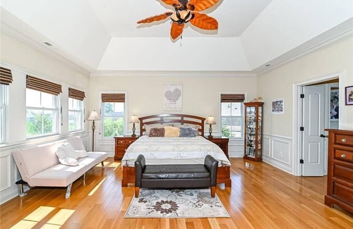 The Village of West Clay Casa | Beautiful large 5 bedroom house with basement