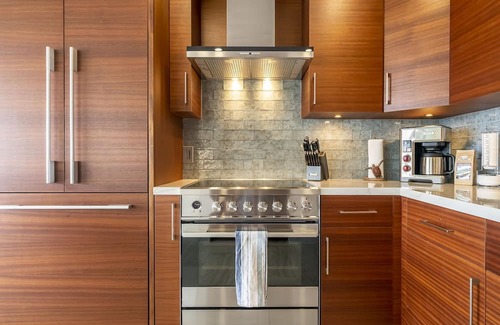 Historic Lahaina Front Street Condominio | BRAND NEW REMODEL Lahaina Oceanfront Penthouse with 360 degree views!