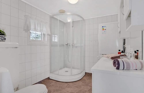Bomlo Casa | 4 person holiday home in FINNÅS