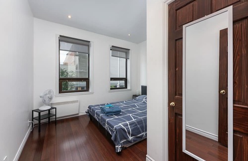 La Petite-Patrie Apartamento | Spacious Loft with Parking ($12/day)