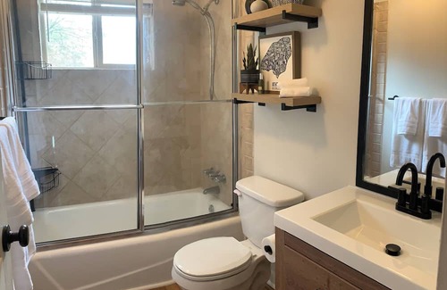 Athens Condominio | PRIME LOCATION - Walk to Stadium or Downtown Athens!
