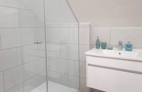 Putney Apartamento | New - King bed flat near parks. 2fl