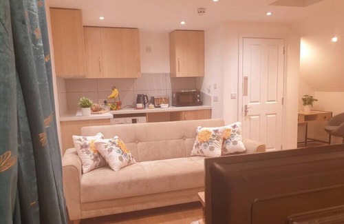 Putney Apartamento | New - King bed flat near parks. 2fl