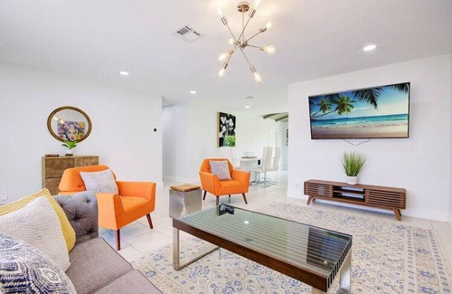 Delray Beach Casa | Blissful Retreat: Yard, Plunge Pool, Canal Access