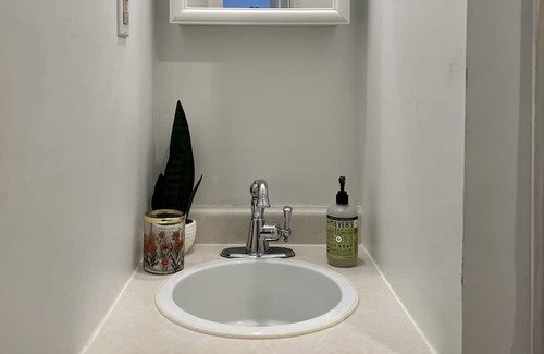 Adjala-Tosorontio Otro | The MEADOWLARK Guest house | Character-filled farm guest house on 8 acre