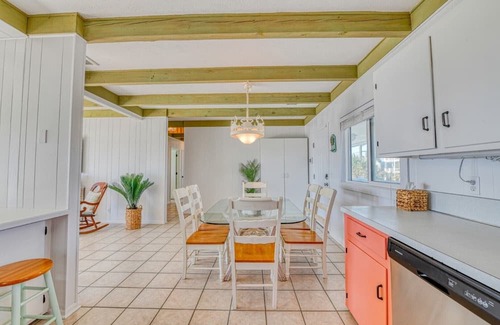 Inlet Harbour Casa | Oceanfront, Four BedroomThree Bathroom (Ground Level space)