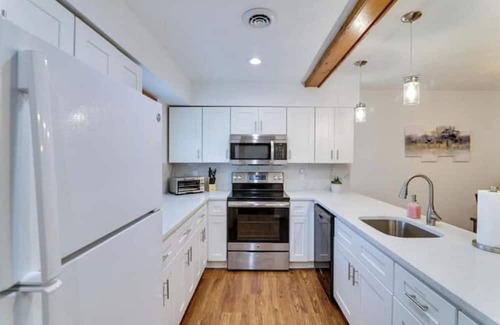 East Stroudsburg Casa | Serene Escape - Jacuzzi, mins from Trails/ Hiking