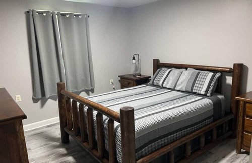 Fackler Cabina | 6 Bedroom Country Riverside Lodge