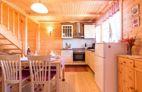 Ravna Gora Casa | Lovely holiday home in Ravna Gora with fireplace