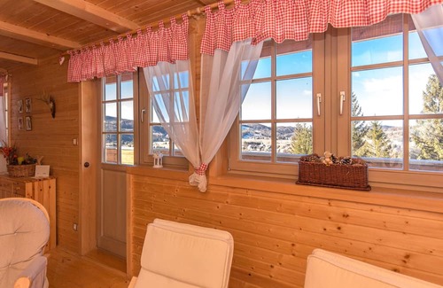 Ravna Gora Casa | Lovely holiday home in Ravna Gora with fireplace