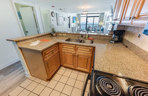 Windy Hill Condominio | Pools, Beachfront Views, Sunny Getaway, Beach Cove